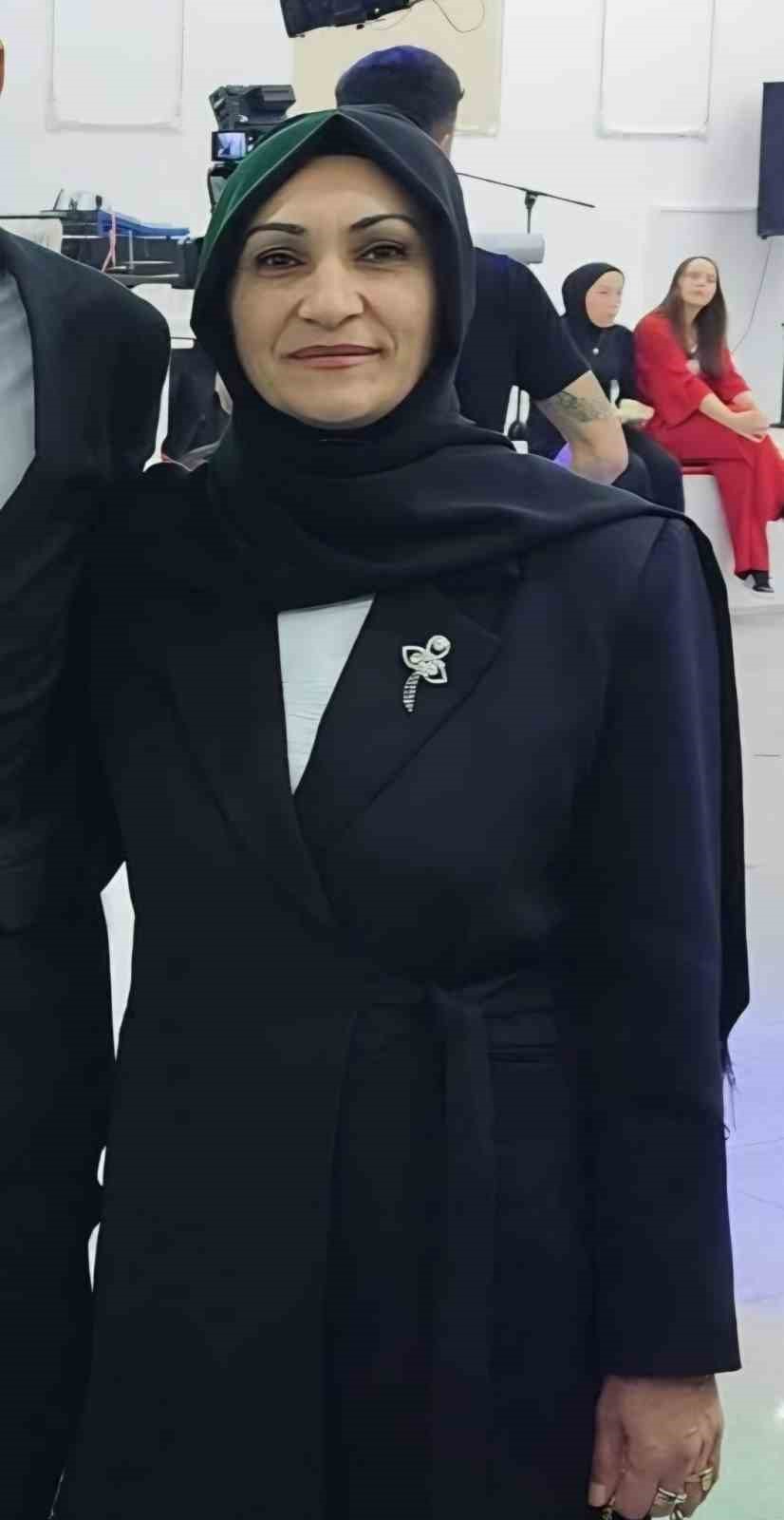 Emekli polisin öldürdüğü karısı son yolculuğuna uğurlandı
