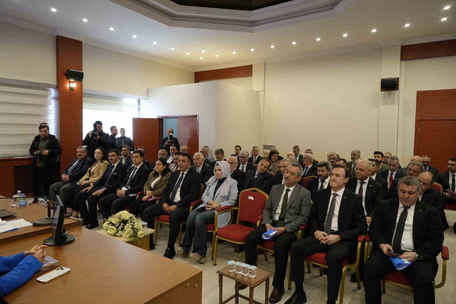 Emekli Tuğgeneral Sipahioğlu: "Kendi silahını üretmeyen güçlü olamaz"
