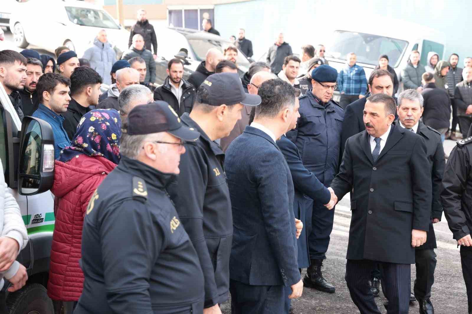 Emekliliğine 4 gün kala hayatını kaybeden polis memuru toprağa verildi
