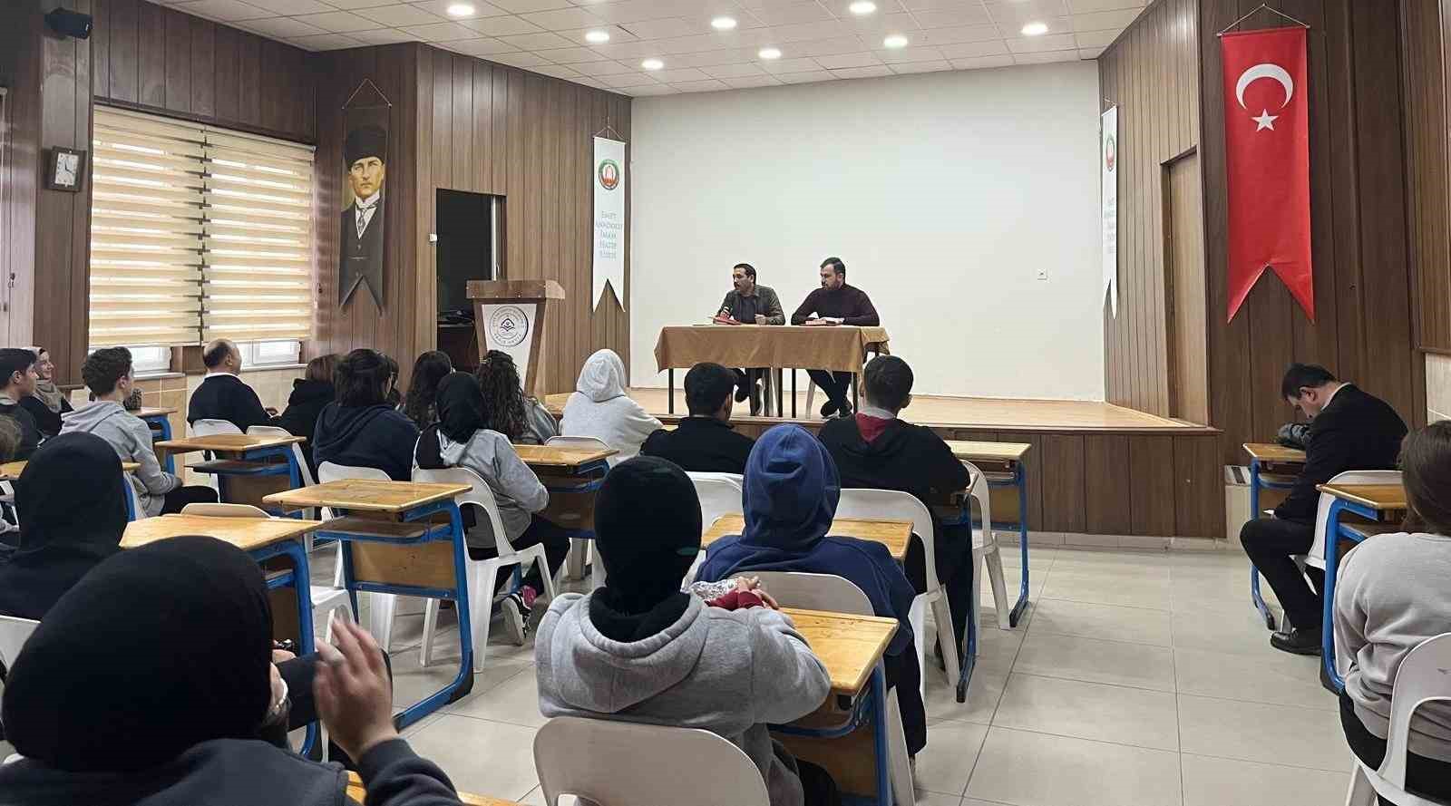 Emet AİHL’de "Kariyer Söyleşisi" düzenlendi
