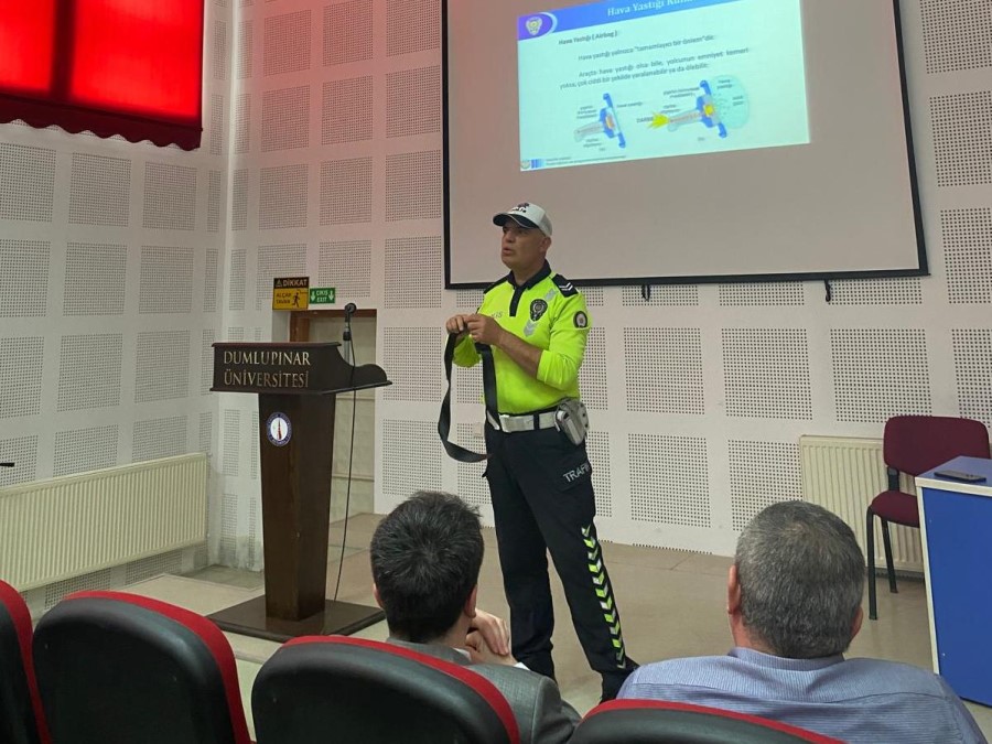 Emet MYO’da genel trafik kuralları konferansı
