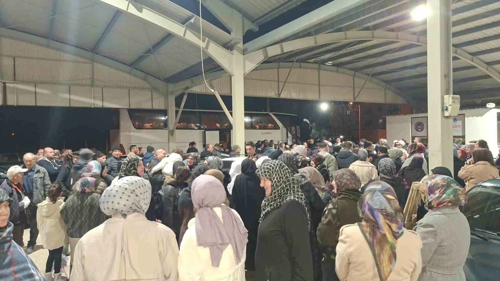 Emet ve Hisarcık’tan 29 umreci dualarla kutsal topraklara uğurlandı
