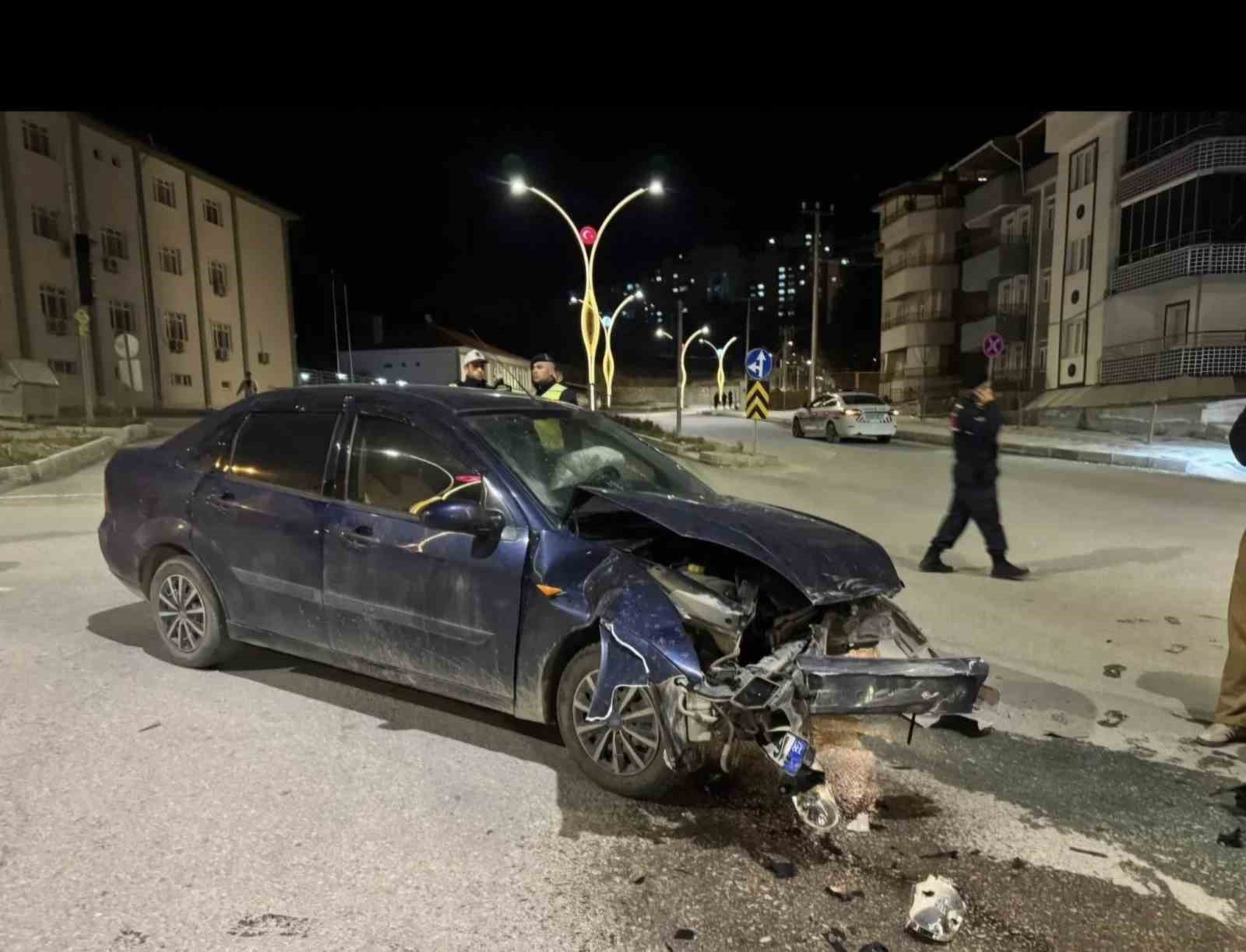 Emet’te iki araç çarpıştı: 2 yaralı
