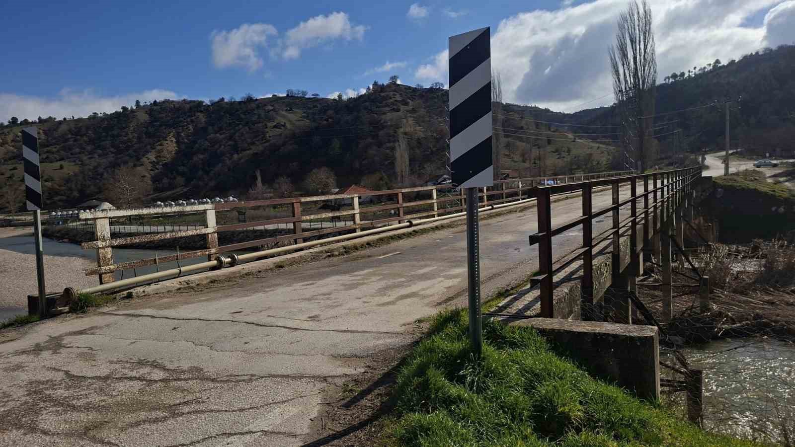 Emet’te köy sakinleri eski köprünün yenilenmesini istiyor
