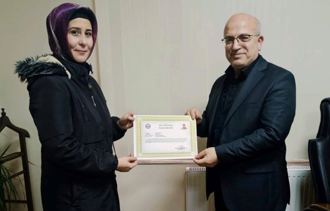 Emet’te Kur’an kursu öğreticilerine başarı belgesi verildi
