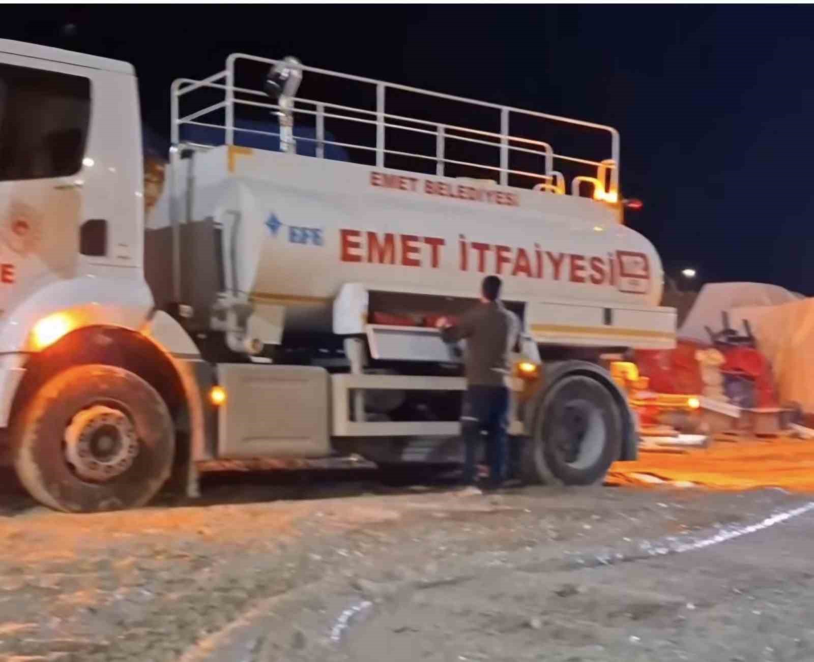 Emet’te şantiyede korkutan yangın
