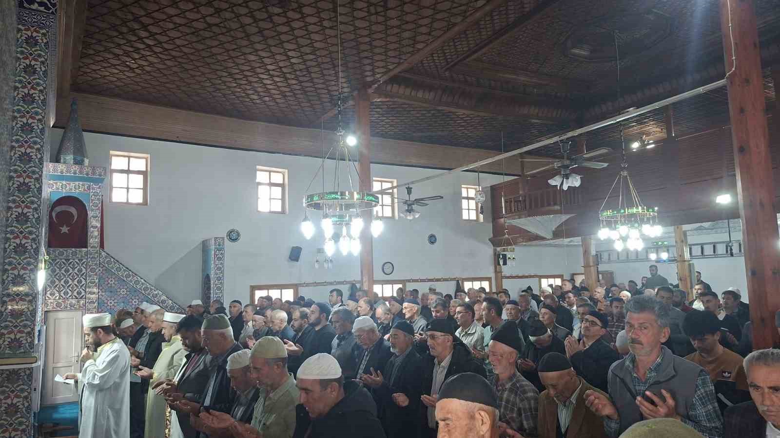 Emet’teki geneleksel yağmur duası yeterli yağış sebebi ile bu yıl şükür duası oldu
