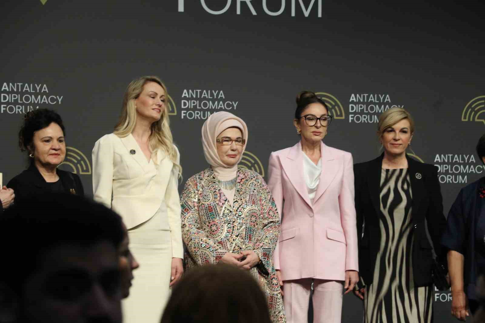 Emine Erdoğan, "Filistin İçin Tek Yürek" temalı programa katıldı
