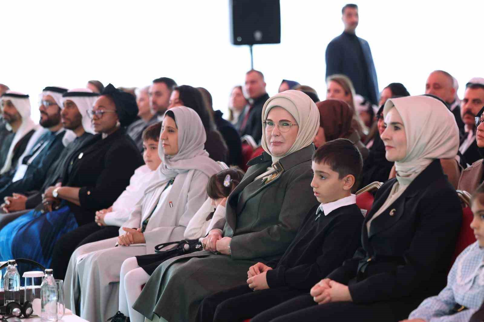 Emine Erdoğan: "Gazze’de iki senede 54 bine yakın çocuk yetim kaldı"
Emine Erdoğan: "Gazze’de iki senede 54 bine yakın çocuk yetim kaldı"