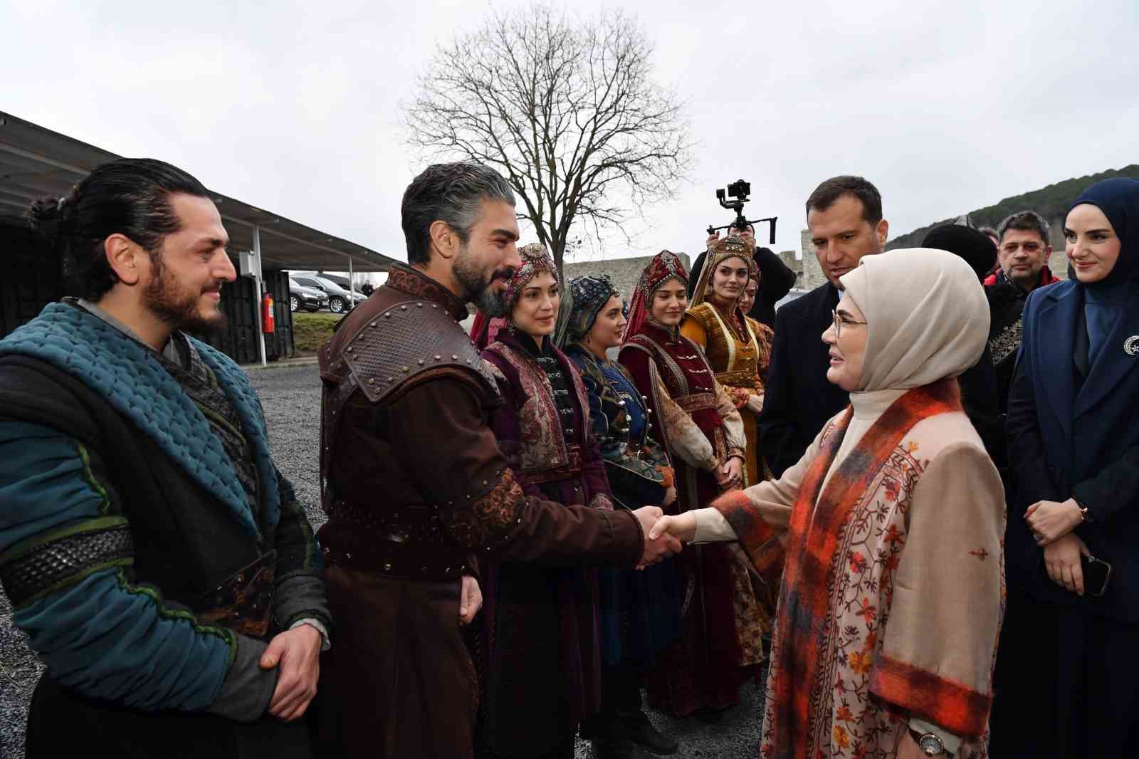 Emine Erdoğan, onursal başkanı olduğu dernek ve vakıfların temsilcileriyle bir araya geldi
