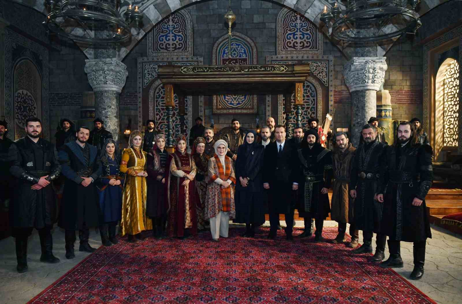 Emine Erdoğan, onursal başkanı olduğu dernek ve vakıfların temsilcileriyle bir araya geldi
