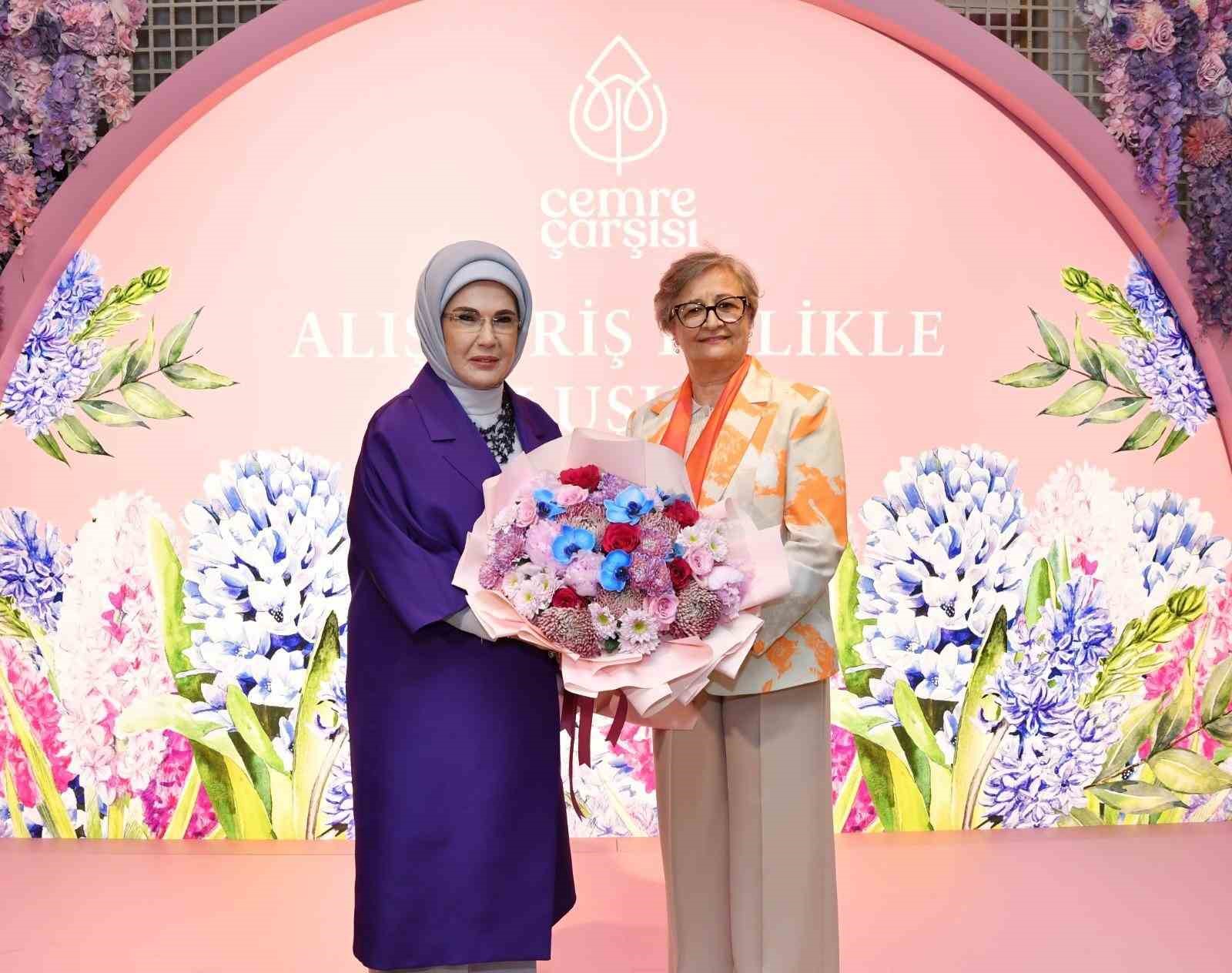 Emine Erdoğan, TOGEM-DER’in geleneksel "Cemre Çarşısı"nın açılışına katıldı
