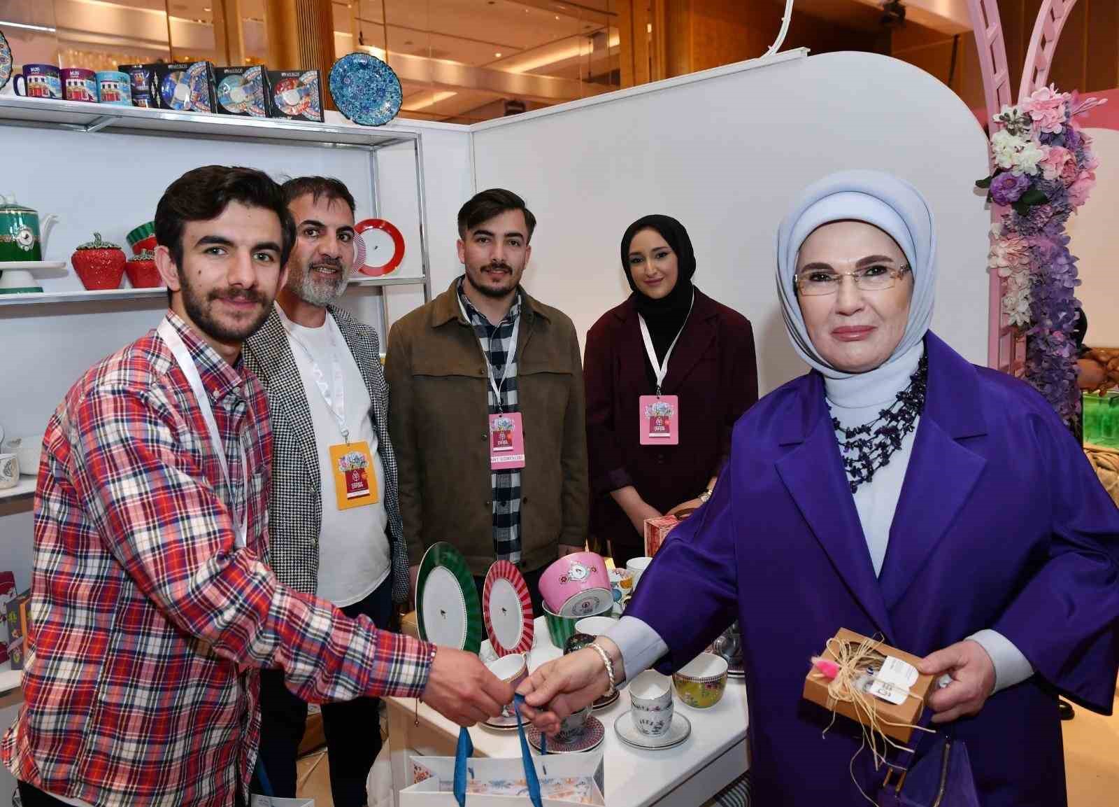 Emine Erdoğan, TOGEM-DER’in geleneksel "Cemre Çarşısı"nın açılışına katıldı
