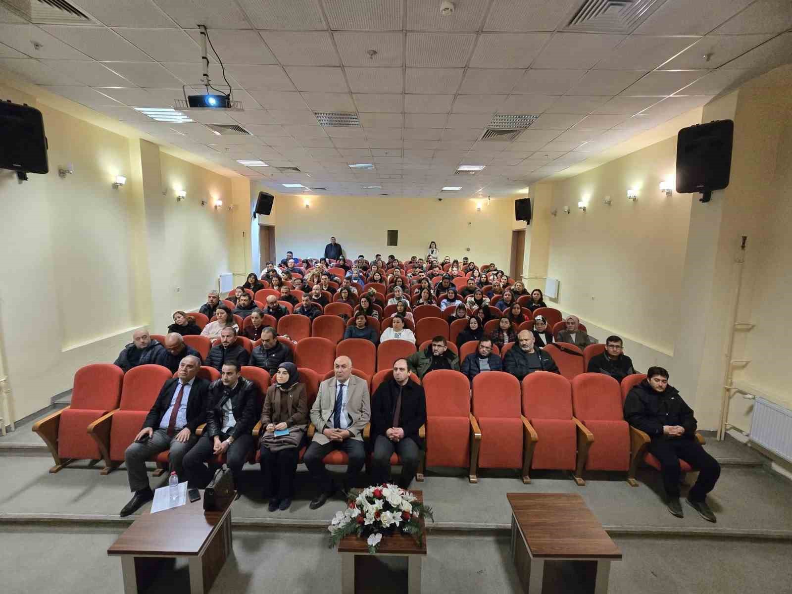 Emirdağ’da görev yapan öğretmenlere ‘Temel İlk Yardım Eğitimi’ düzenlendi
