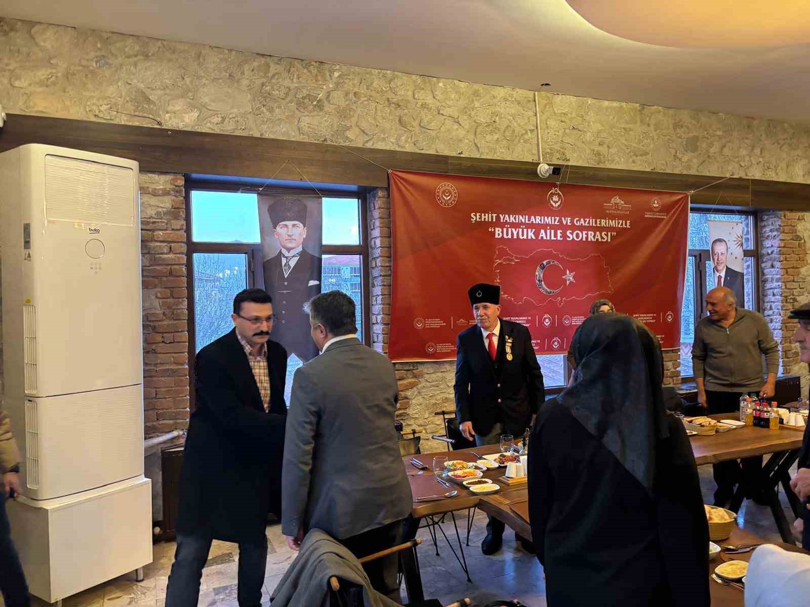 Emirdağ’da şehit yakınları ve gaziler ’Büyük Aile Sofrası’nda buluştu
