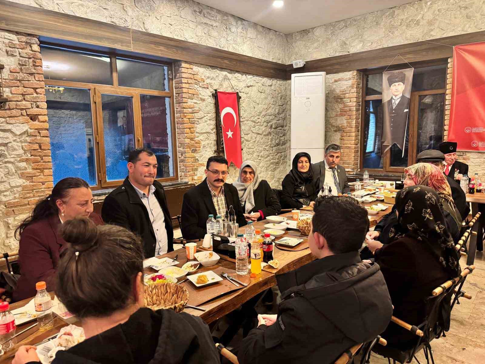 Emirdağ’da şehit yakınları ve gaziler ’Büyük Aile Sofrası’nda buluştu
