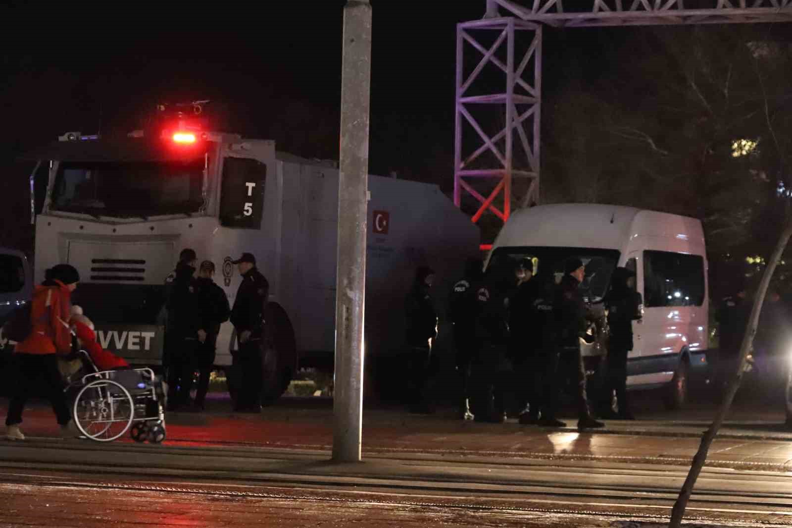 Emniyet güçleri huzurlu ve güvenli yılbaşı için denetimlerini arttırdı
