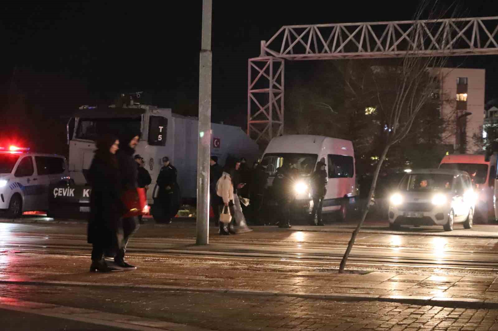 Emniyet güçleri huzurlu ve güvenli yılbaşı için denetimlerini arttırdı
