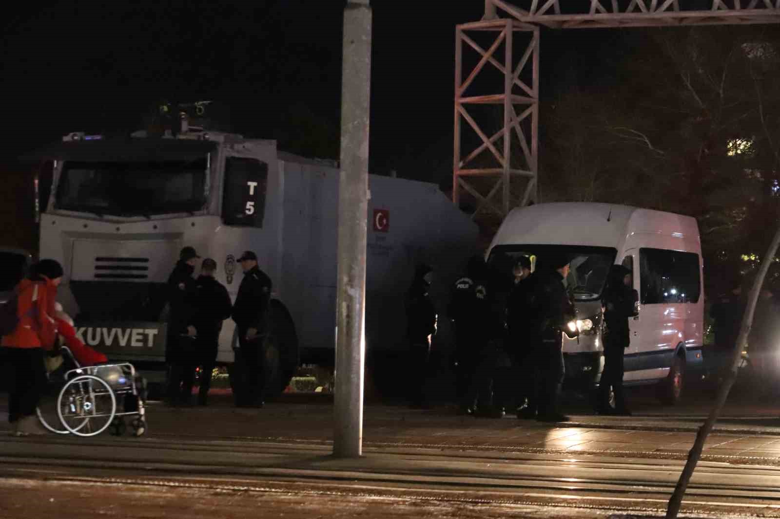 Emniyet güçleri huzurlu ve güvenli yılbaşı için denetimlerini arttırdı
