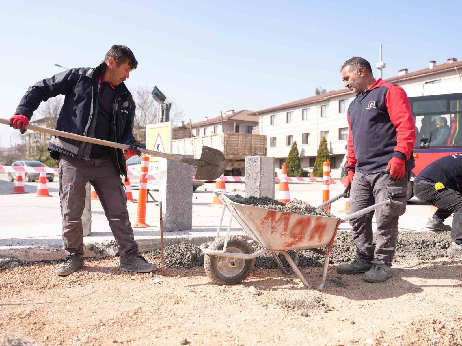 Emniyet kavşağı yenileniyor
