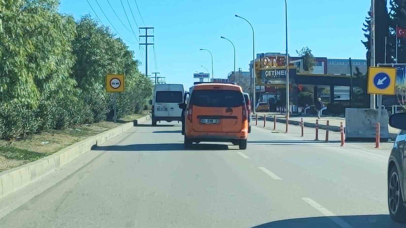 Emniyet kemerini kazalı kapıya bağladı
