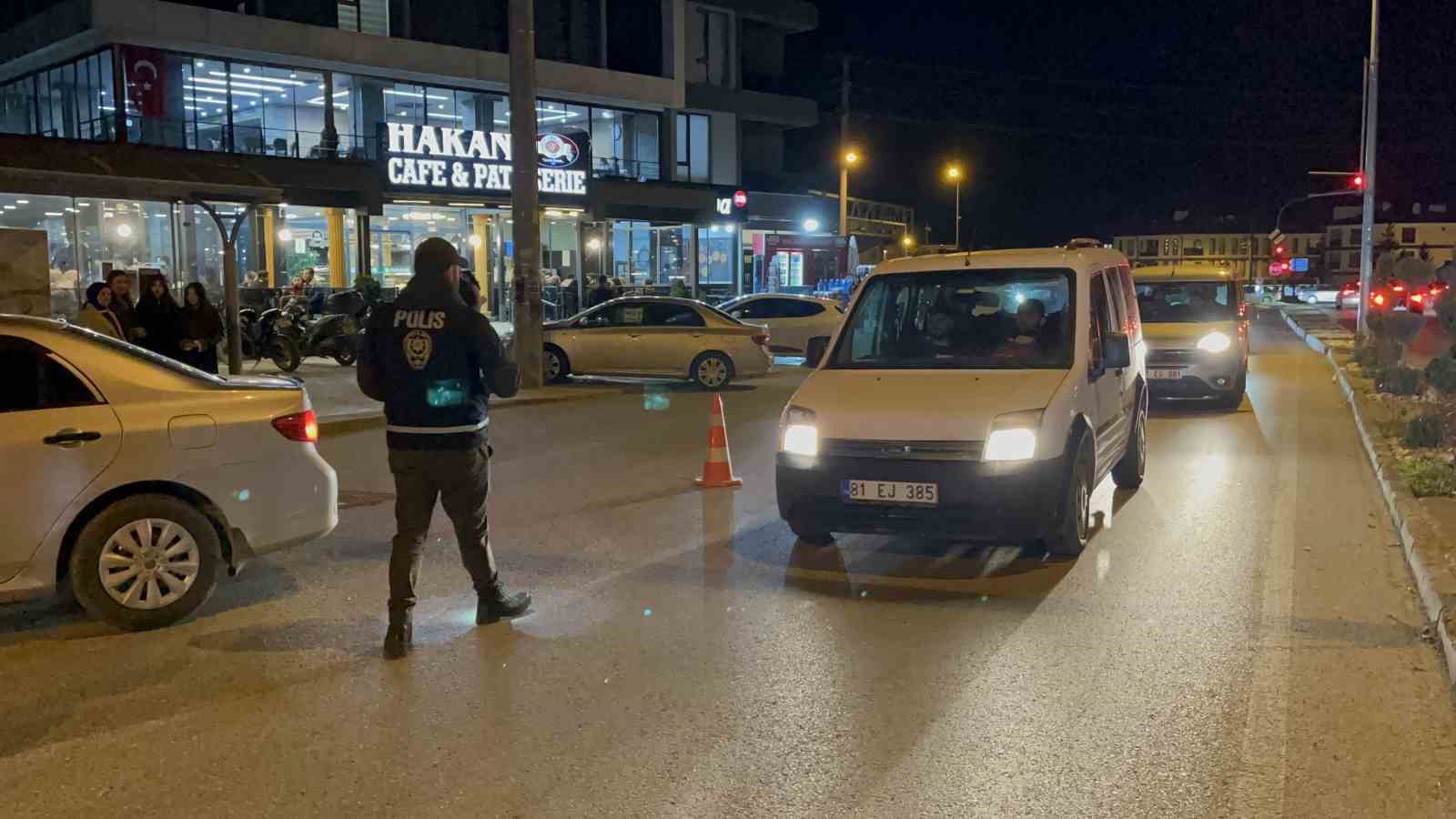 Emniyet Konuralp’de huzur uygulaması yaptı
