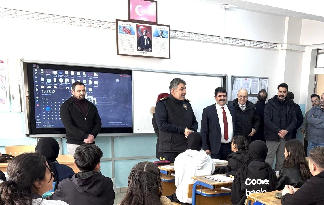 Emniyet Müdür Karaburun’dan, Köprüköy’de ’Huzur toplantısı’
