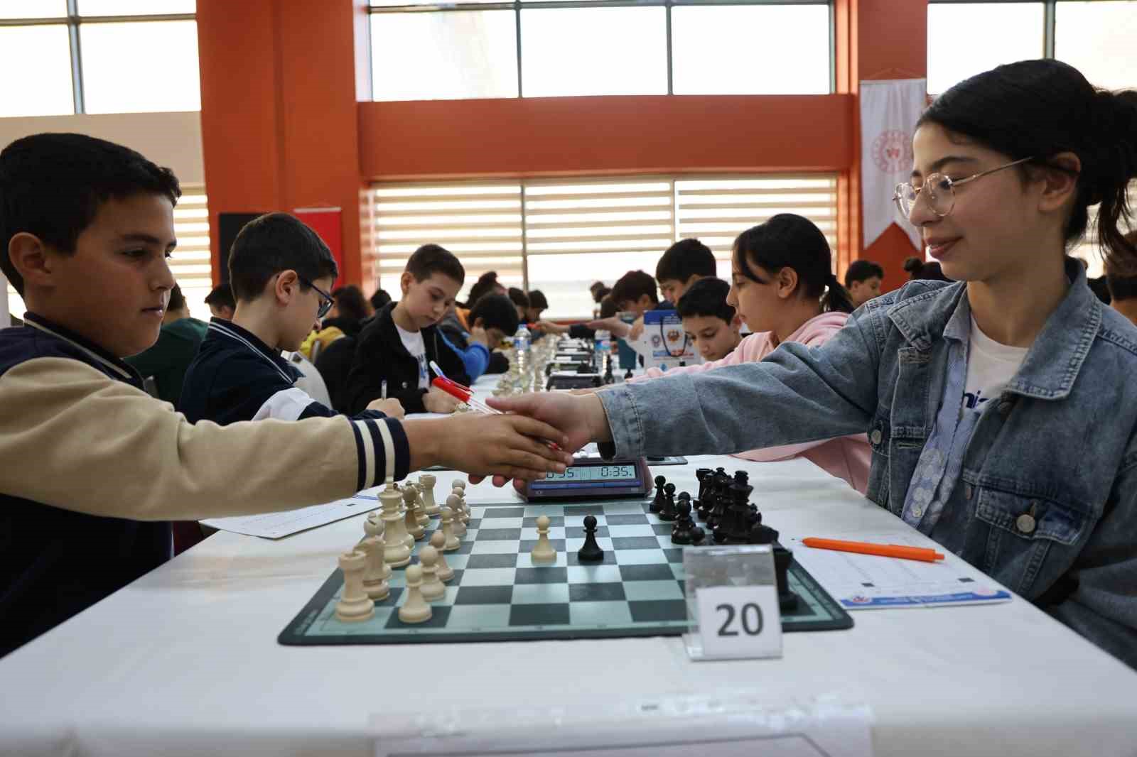 Emniyet Müdürlüğü’nde satranç heyecanı
