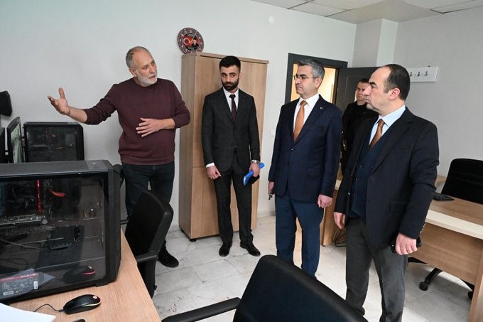 Emniyet Müdürü Yılmaz’dan başarılı personele ödül
