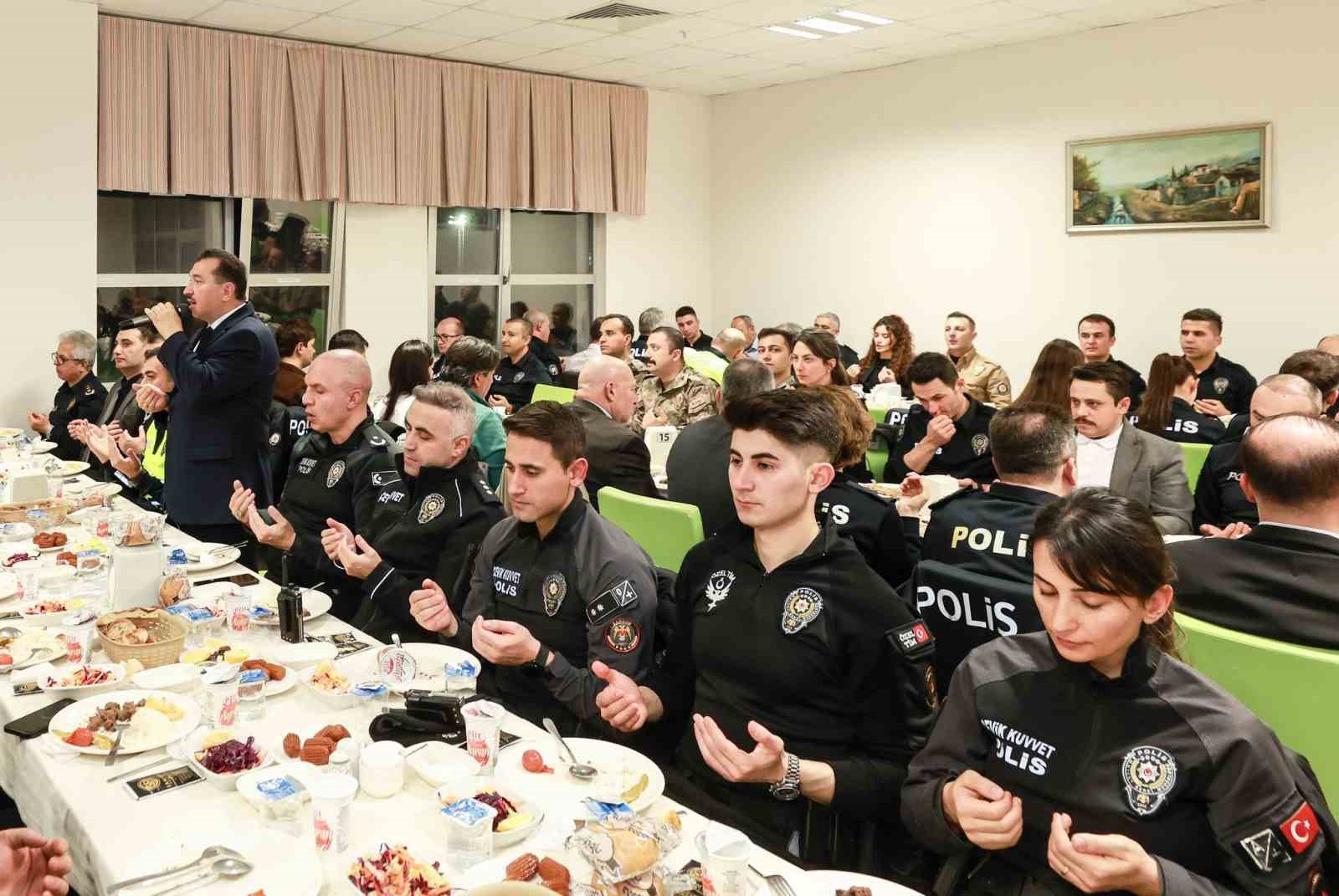 Emniyet teşkilatı iftarda buluştu: "Samsun’un huzuru için 7/24 görev başındayız"
