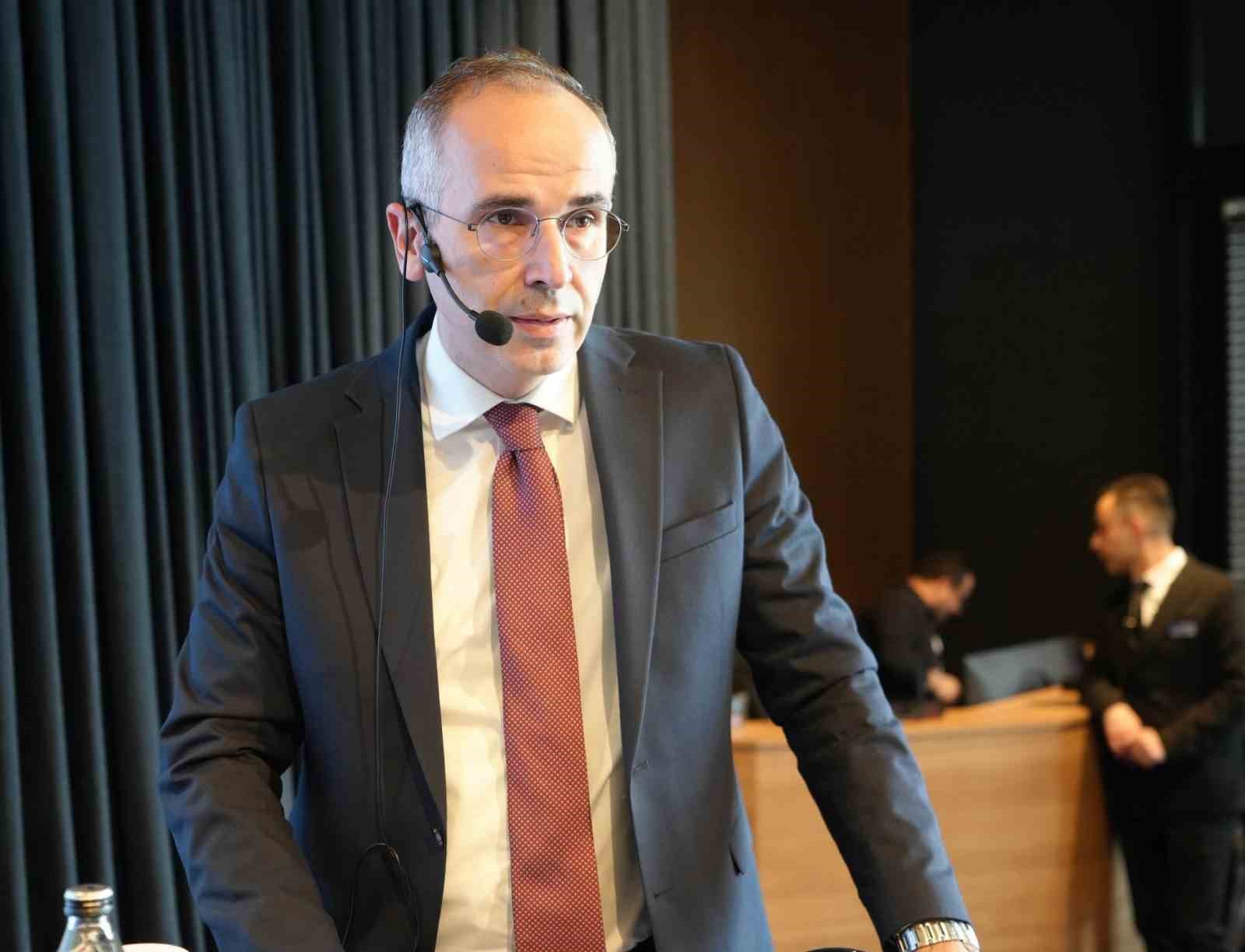 Emniyete araç desteği Samsun’u zirveye taşıdı
Emniyete araç desteği Samsun’u zirveye taşıdı