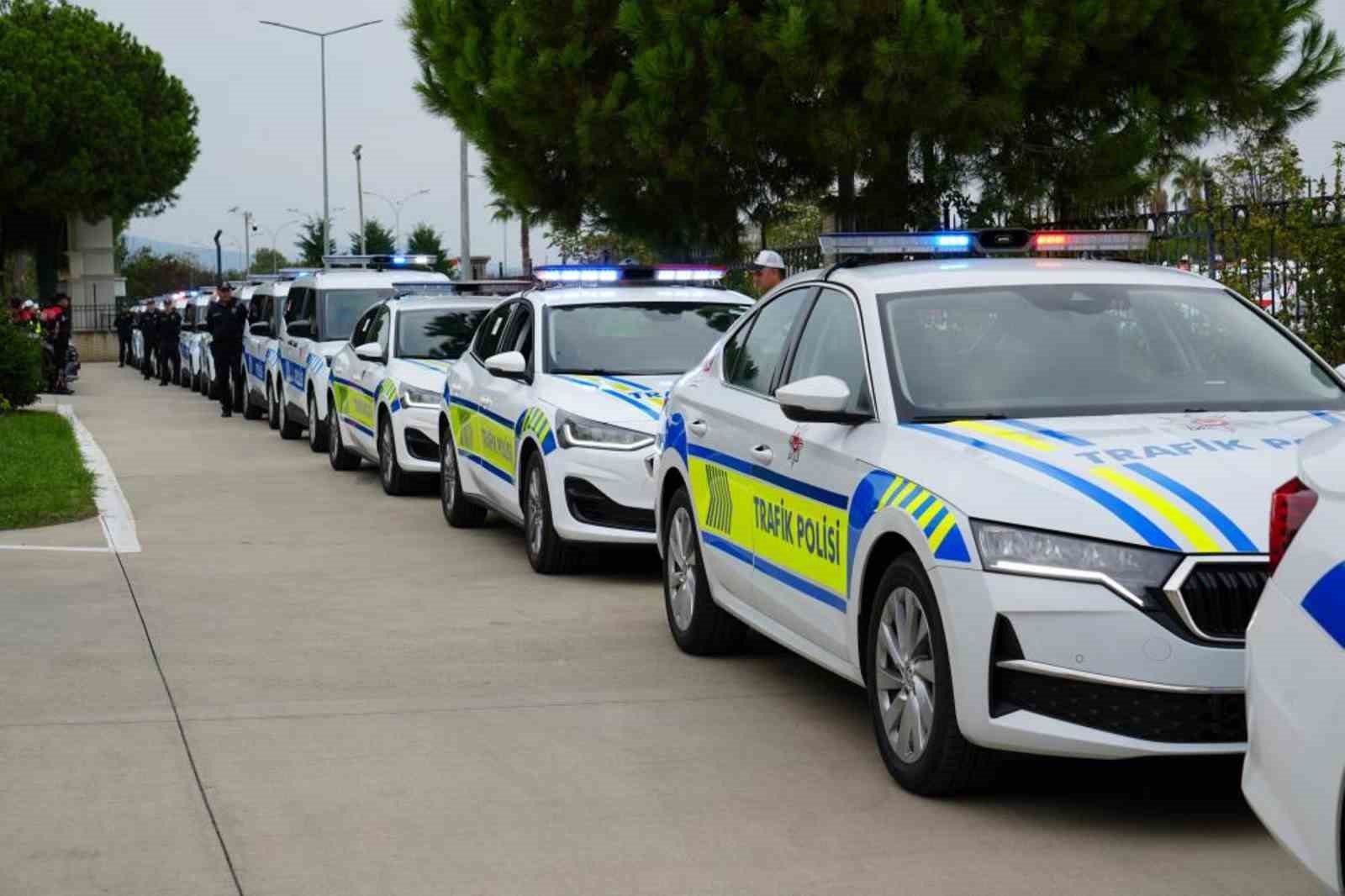 Emniyete araç desteği Samsun’u zirveye taşıdı
Emniyete araç desteği Samsun’u zirveye taşıdı