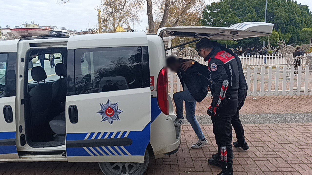 Emniyetin teknolojik gücü ’Gözcü’, hapis cezası bulunan firariyi araç sürerken tespit etti
