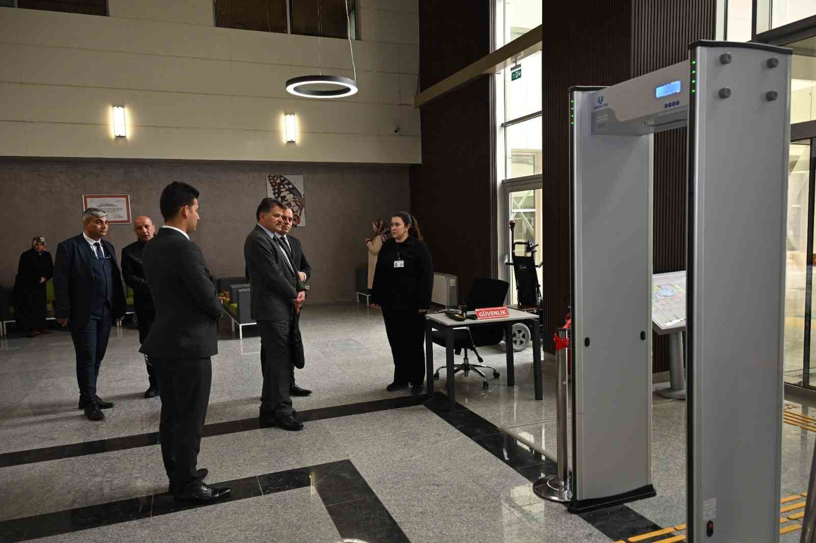 Emniyetten özel güvenlik ve polislere ortak eğitim
