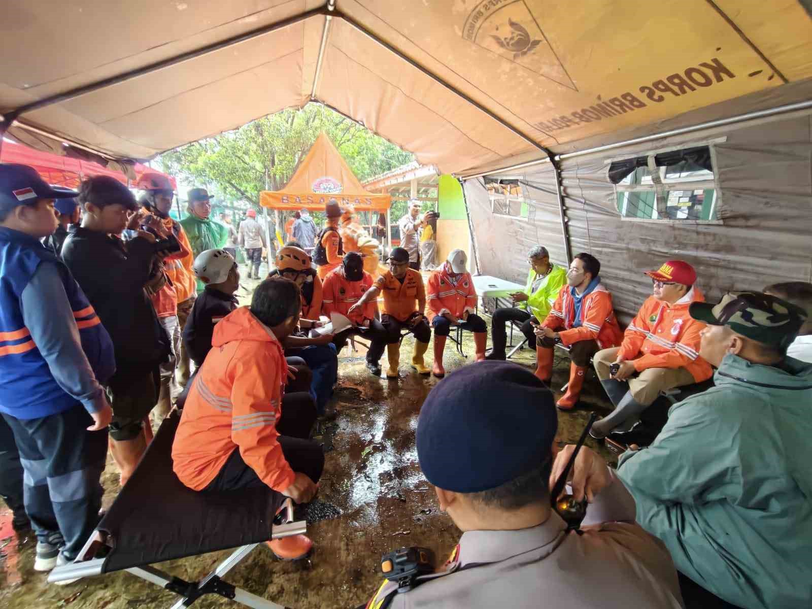 Endonezya’da heyelan: 7 ölü, 82 kayıp
