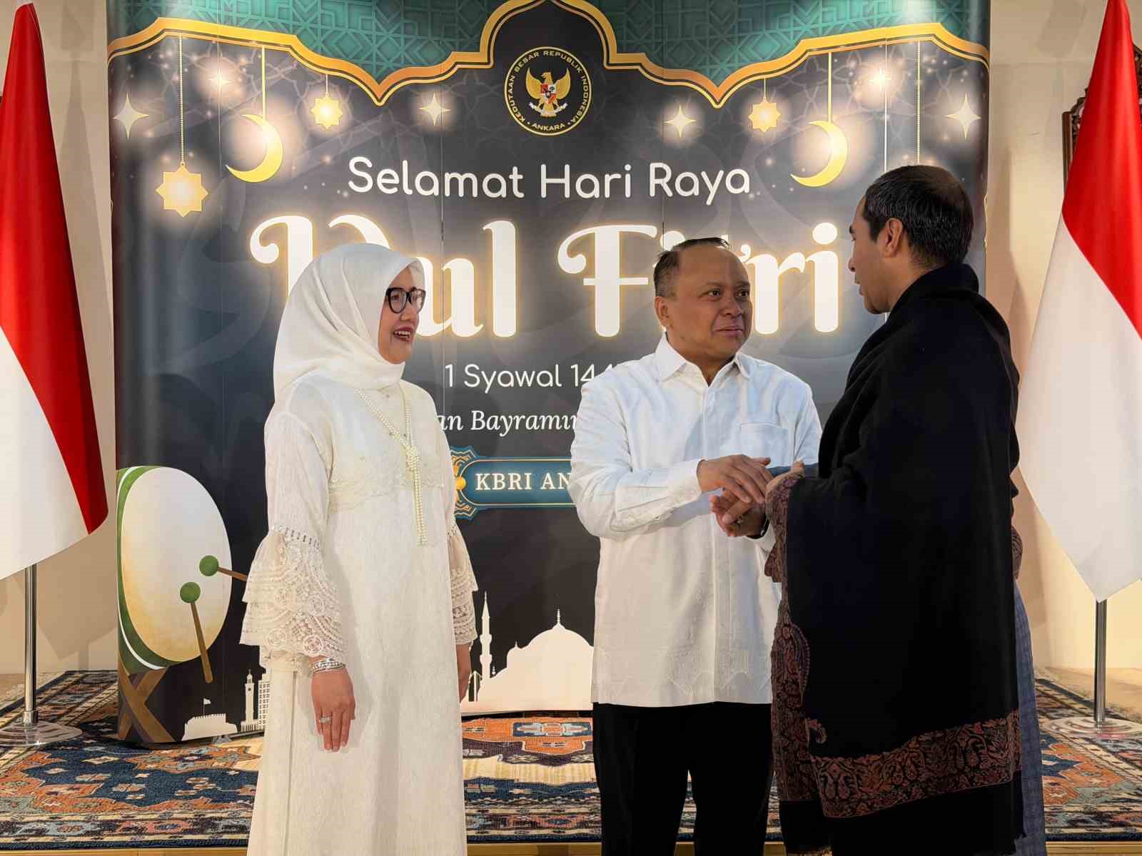 Endonezya’nın Ankara Büyükelçiliğinden bayramlaşma programı
Endonezya’nın Ankara Büyükelçiliğinden bayramlaşma programı