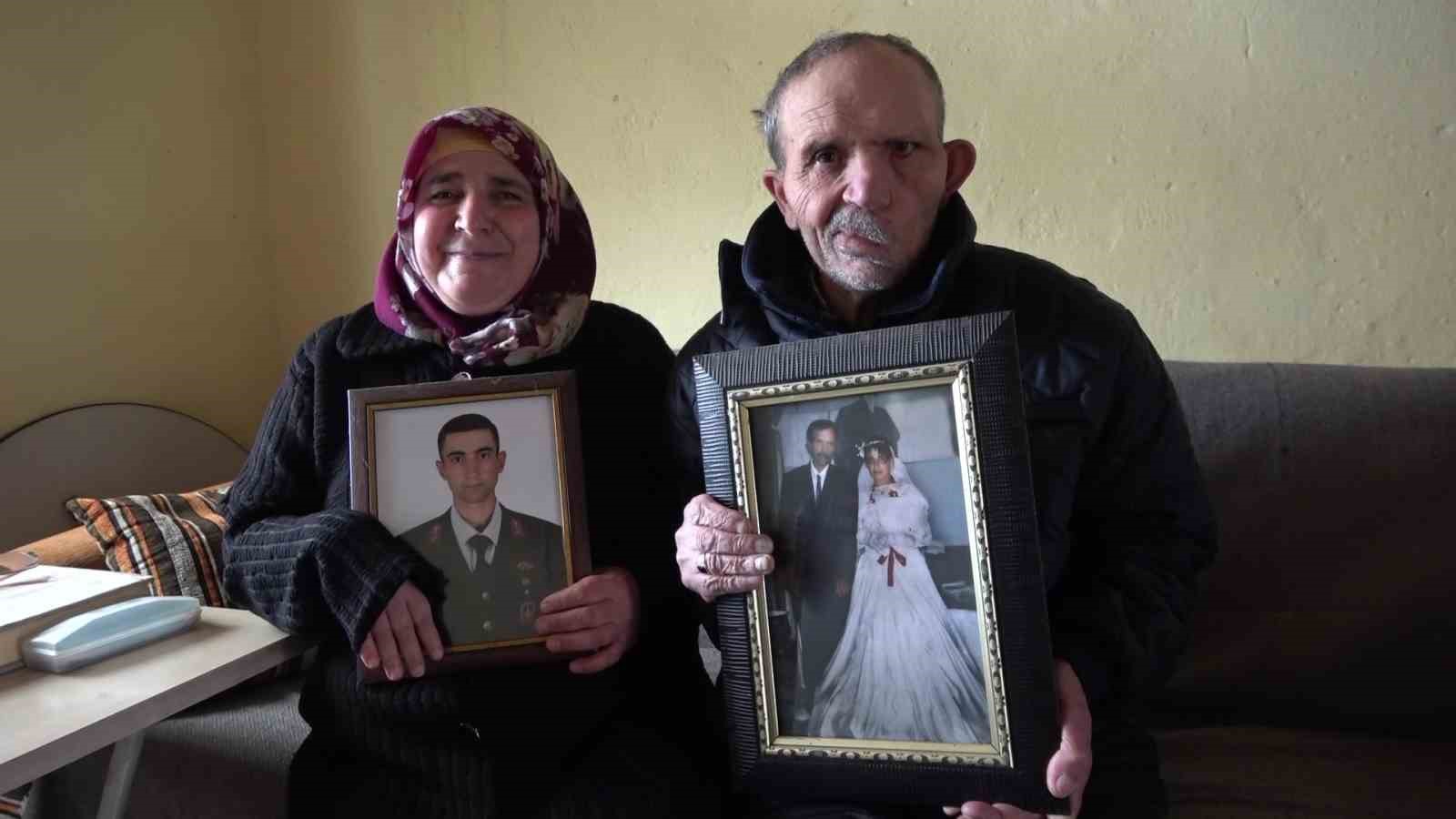 Engelleri aşıp okuma yazma kursuna katıldılar: 30 yıllık çiftten ders alınacak aşk hikayesi
