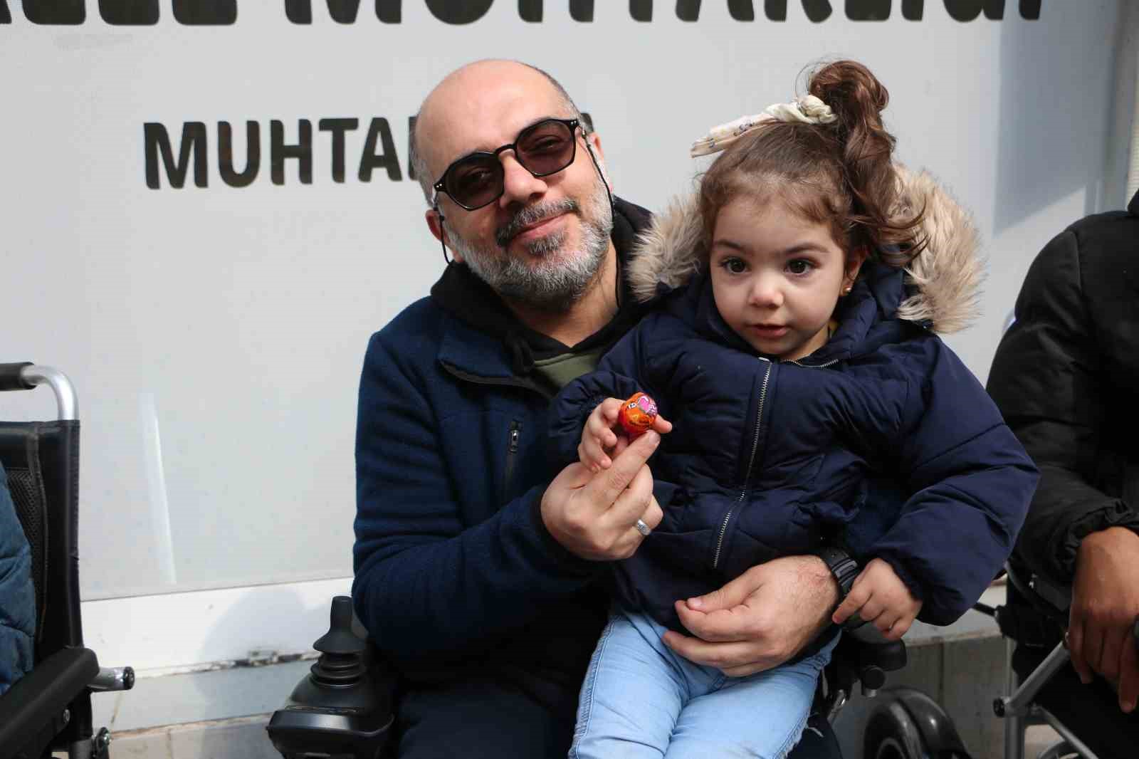 Engelli 10 kişi, akülü sandalye ile bayrama rahat girecek
