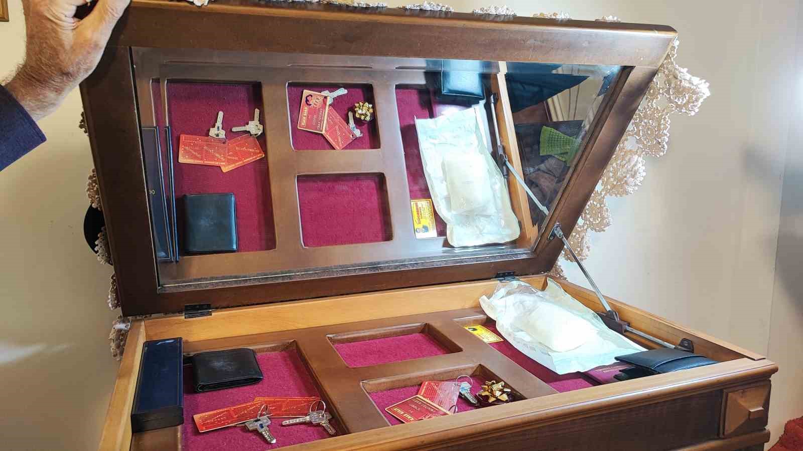 Engelli adamın eşi ölünce gizli bölmeye kaldırdığı 1 kilo altını çalındı iddiası
Engelli adamın eşi ölünce gizli bölmeye kaldırdığı 1 kilo altını çalındı iddiası