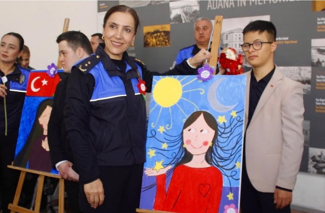 Engelli çocuklardan "Şiddete karşı sevgi" sergisi
