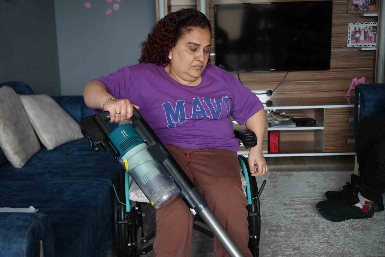 "Engellisiniz" diyenleri evlenerek, "yapamazsınız" diyenleri zeybek oynayarak susturdular
