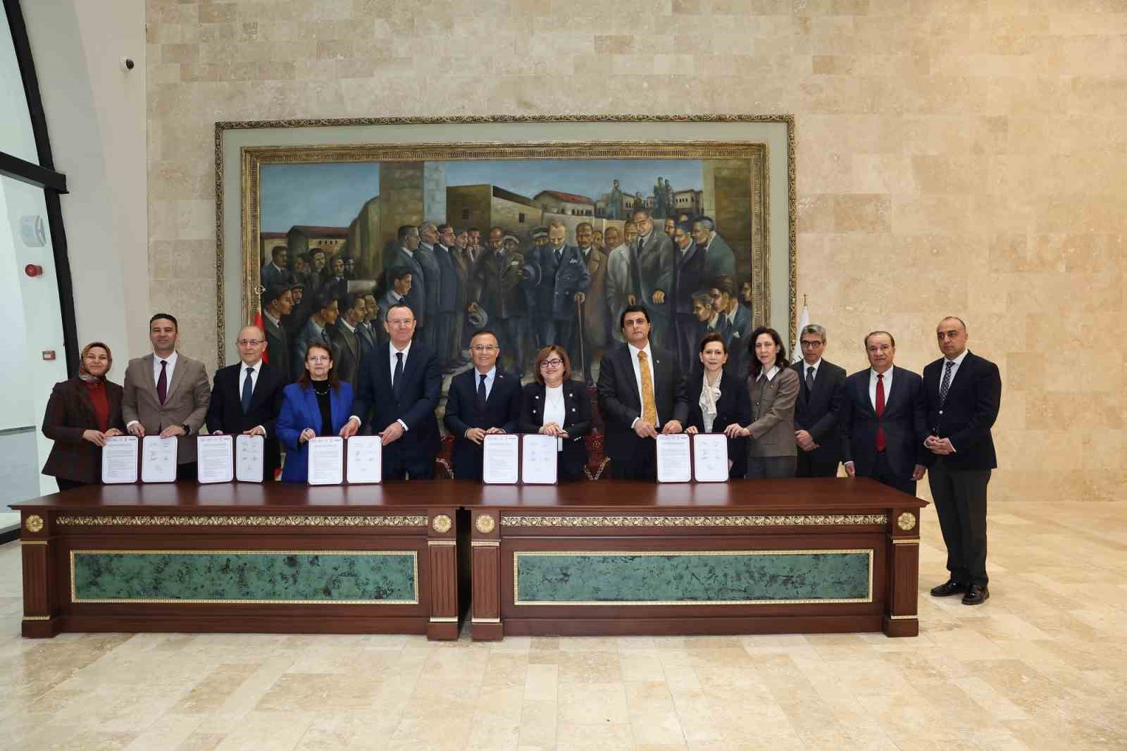 Engelsiz Aktif Yaşam Merkezi için imzalar atıldı
Engelsiz Aktif Yaşam Merkezi için imzalar atıldı