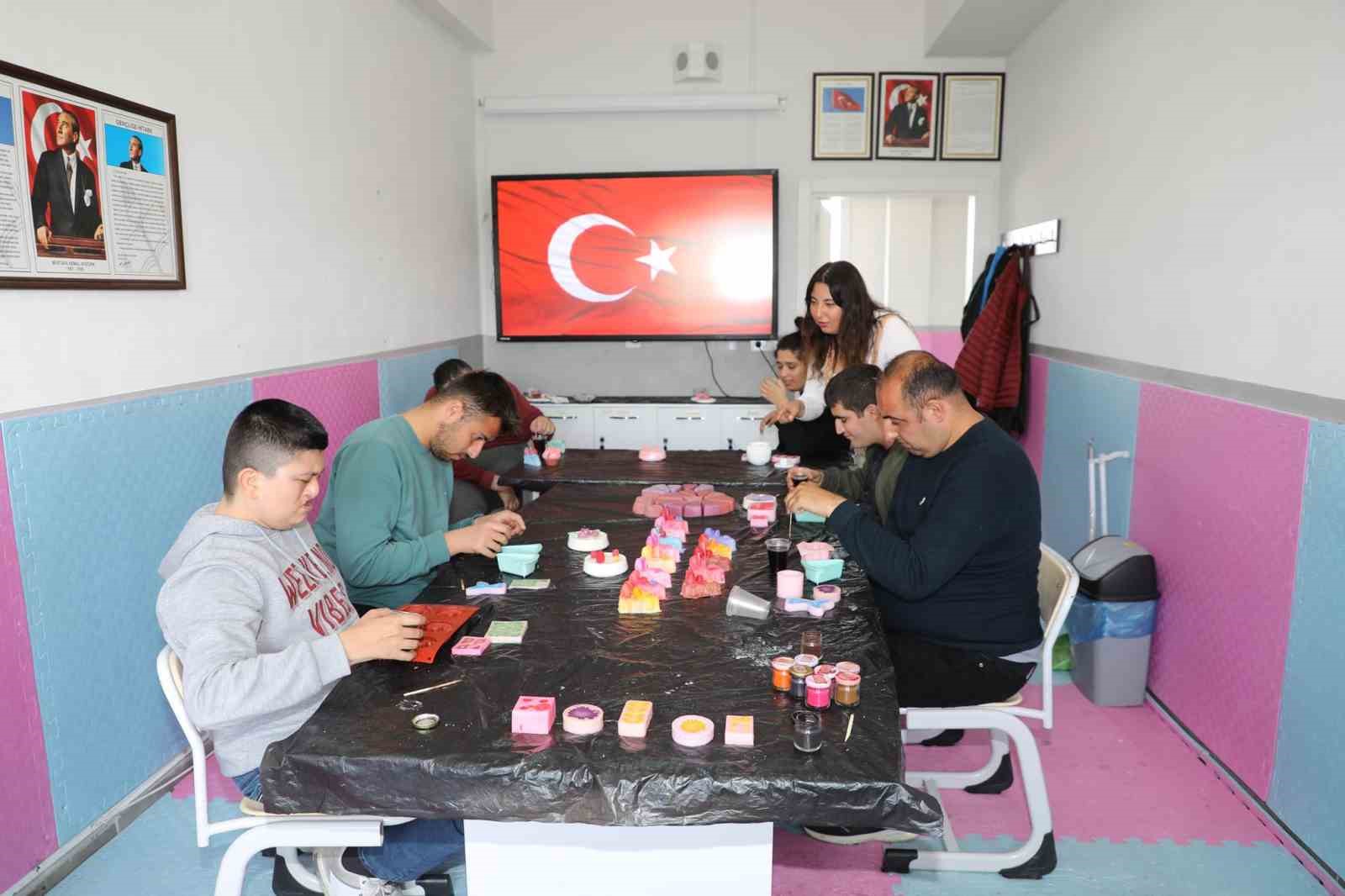 Engelsiz eller Mesir için üretiyor
