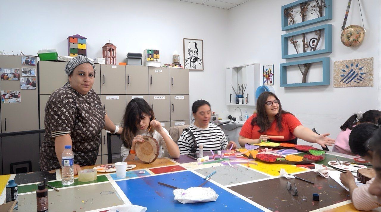 Engelsiz Yaşam Merkezi engelleri sanatla aşıyor
