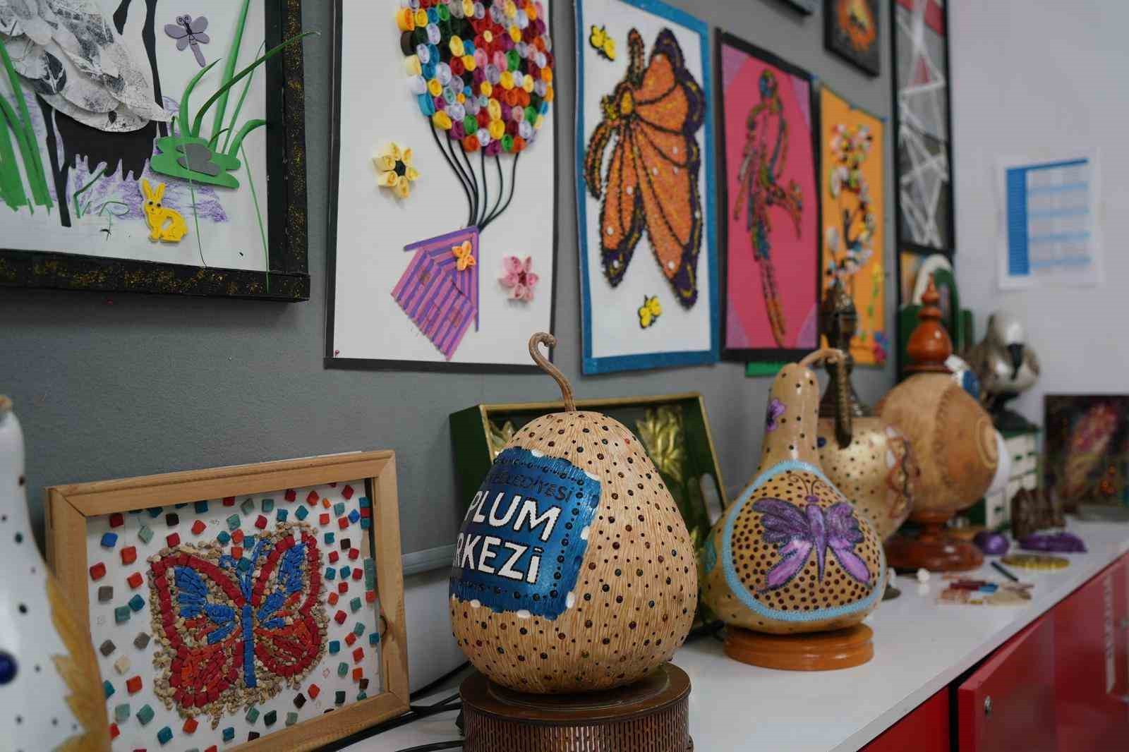 Engelsiz Yaşam Merkezi engelleri sanatla aşıyor
