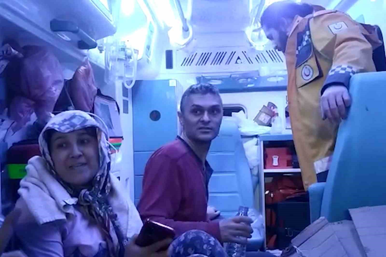 Enkaz altında hafızalara kazınan anlar: "Çay içelim" teklifi ve küçük Zehra’nın kurtuluşu
