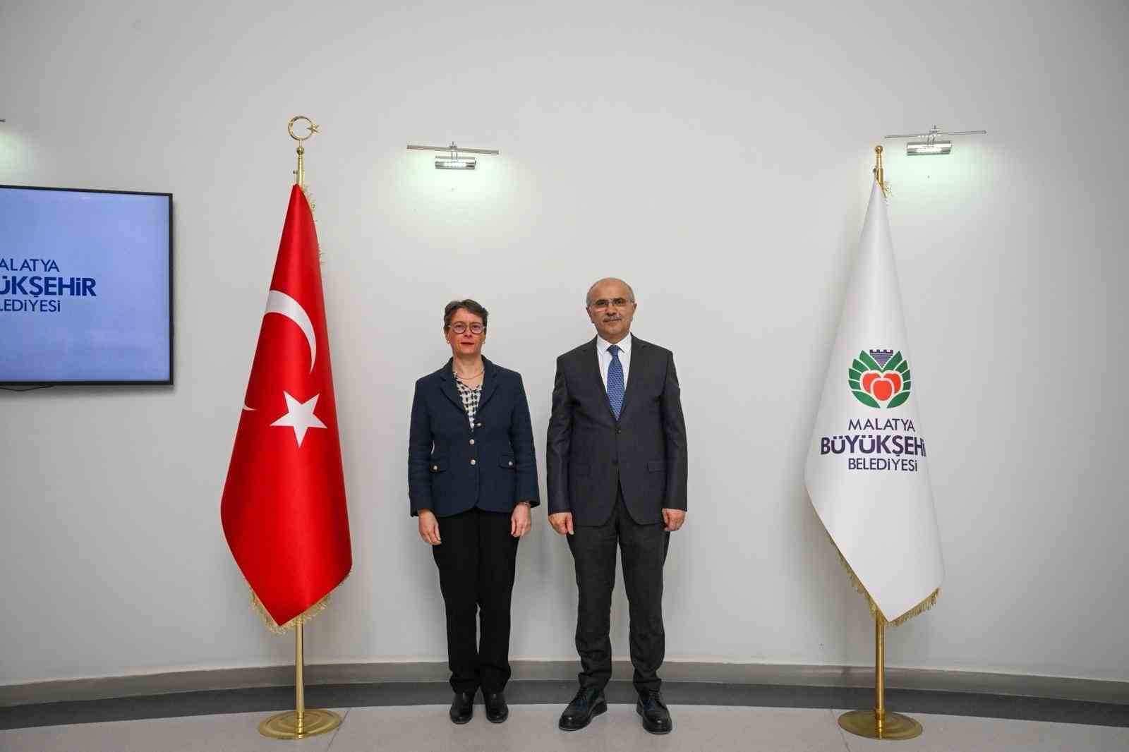 Enkaz ayrıştırma projesi Türkiye’de ilk Malatya’da uygulanıyor
