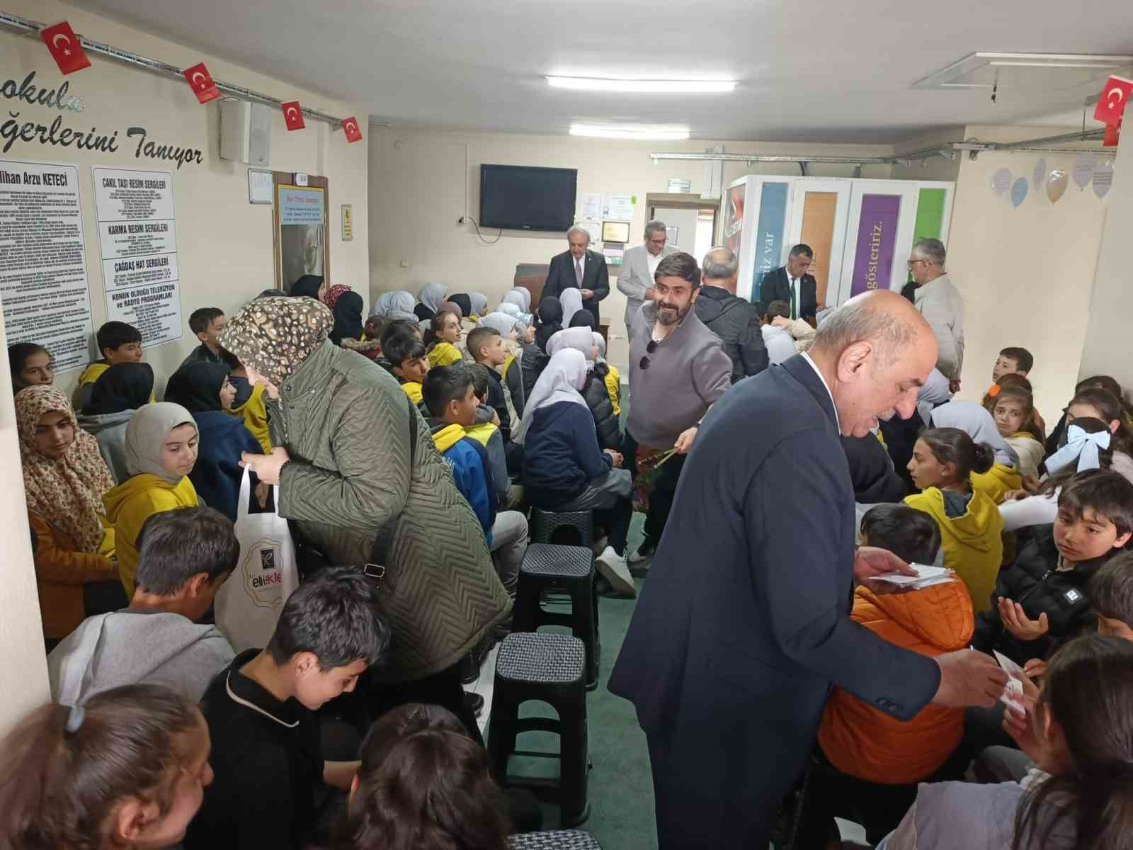 ER-VAK 23 Nisan Ulusal Egemenlik ve Çocuk Bayramı’nda okullardaydı
