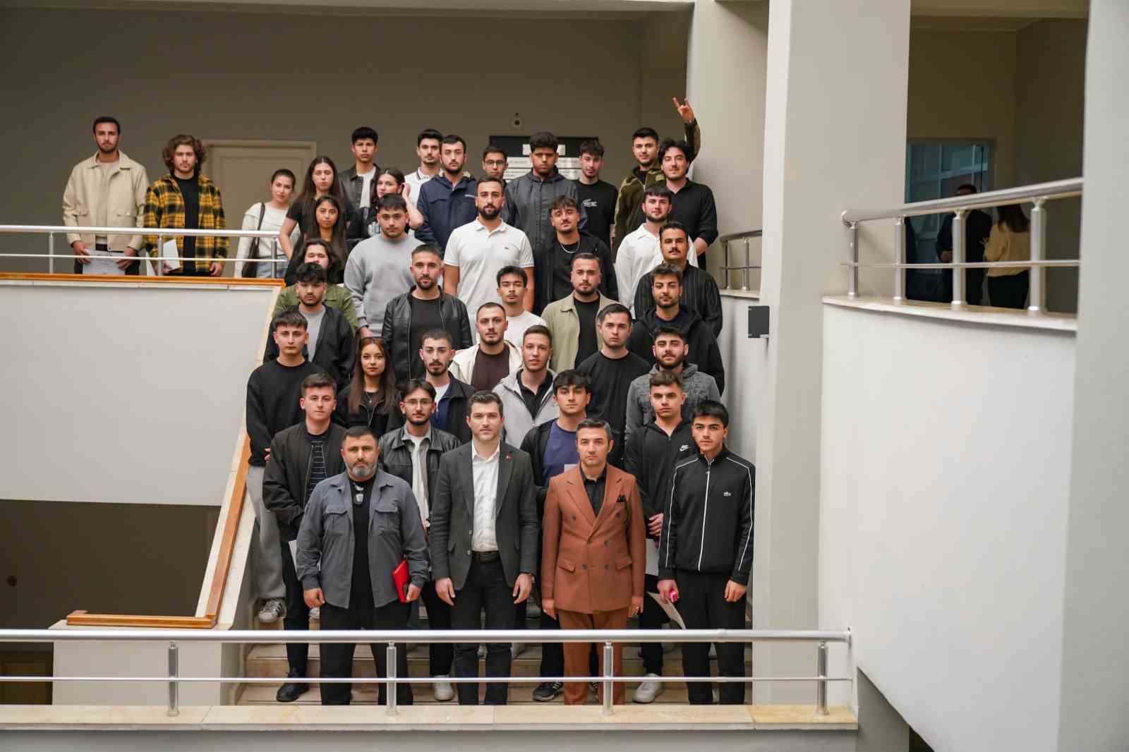 Erbaa Belediyesi’nden öğrencilere savunma eğitimi
Erbaa Belediyesi’nden öğrencilere savunma eğitimi