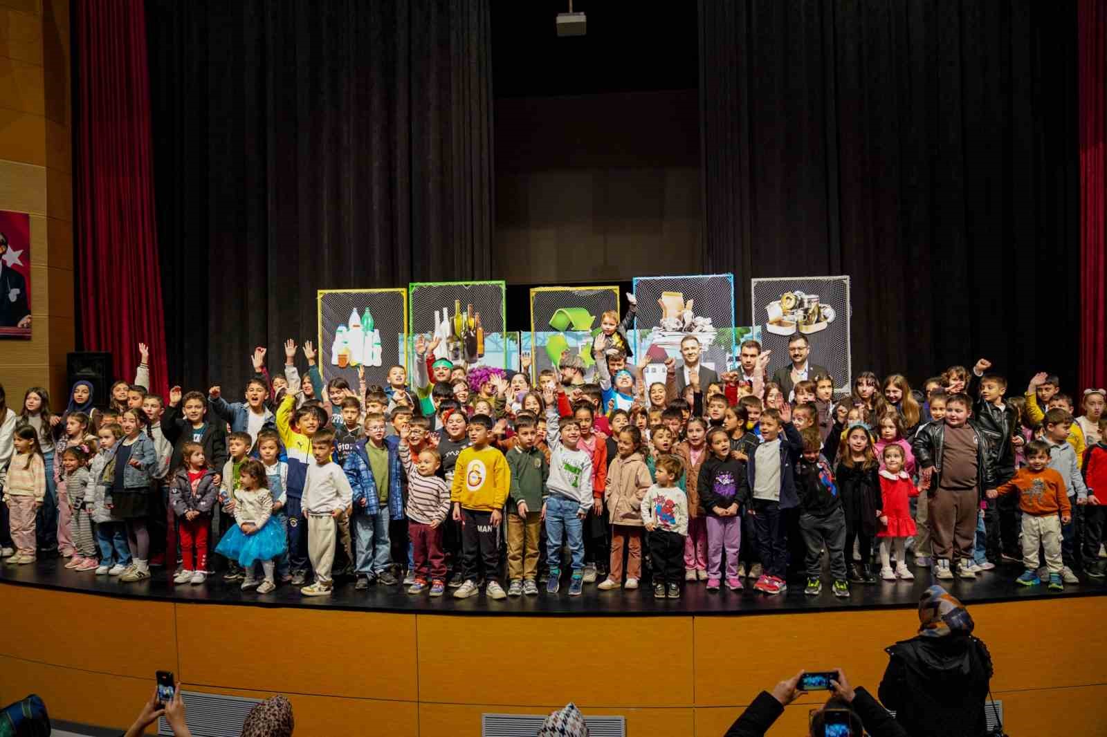 Erbaa’da çocuklara sıfır atık bilinci tiyatro ile anlatıldı
